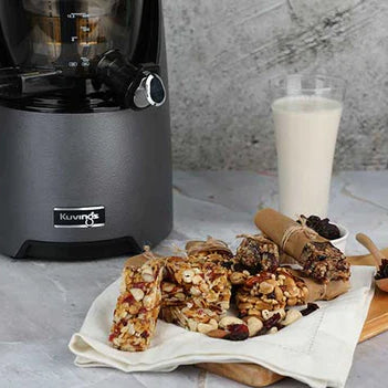 Almond pulp snack bar